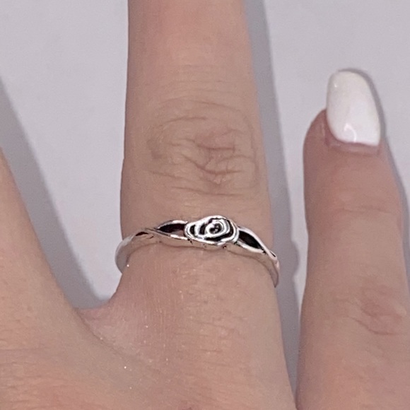 SMALL ROSE RING - Picture 2 of 2